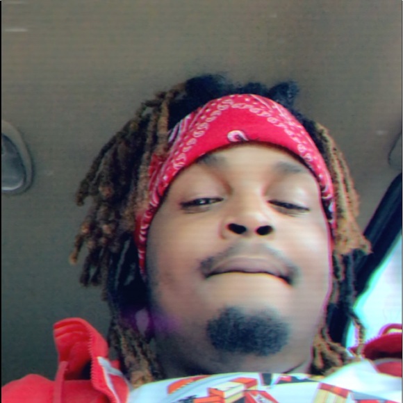 Meet your Posher, Daeontae - Picture 2 of 5